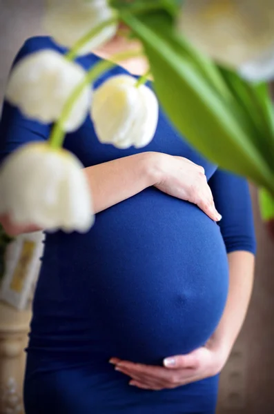 An expectant mother — Stock Photo, Image