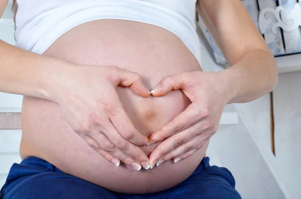 Expectant mother — Stock Photo, Image