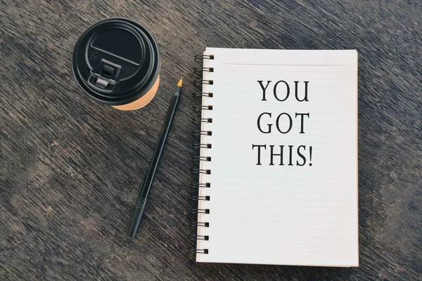 Kreeg Deze Tekst Notitieblok Met Wegwerp Koffiebeker Pen Houten Tafel — Stockfoto