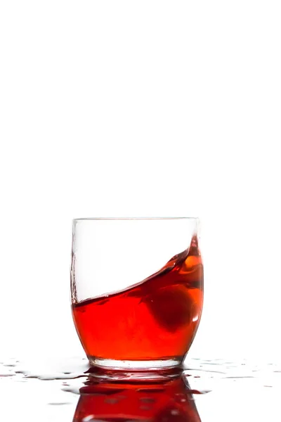Красная Жидкость Брызги Белом Фоне — стоковое фото