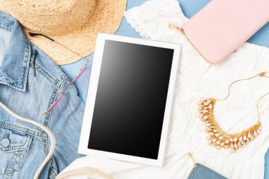 İnternetten alışveriş konsepti. Kapat.