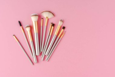 Kopyalama alanı olan makyaj fırçaları koleksiyonu