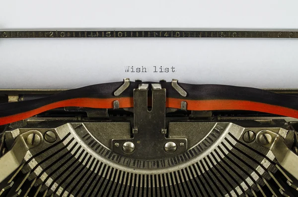 Lista de desejos palavra impressa em uma velha máquina de escrever — Fotografia de Stock