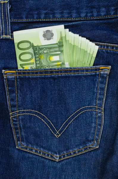 Tasca blu jeans con banconote in euro — Foto Stock