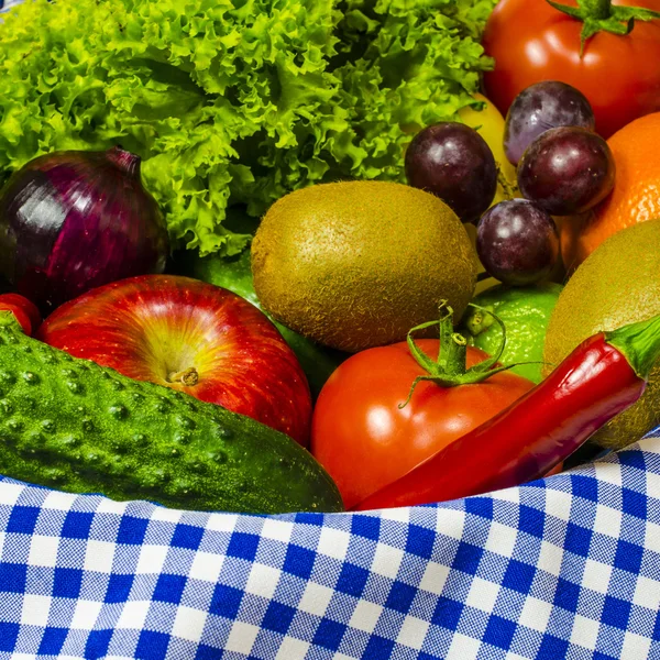 Composition of fresh fruits and vegetables — Stock Photo, Image