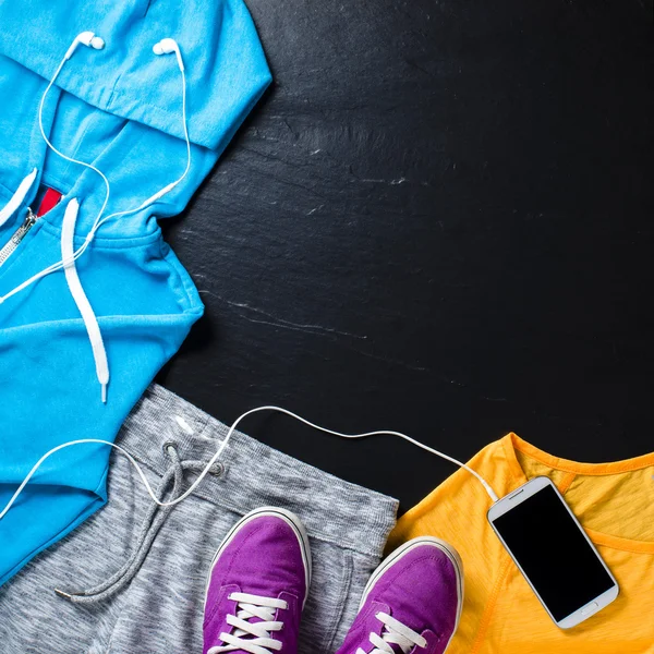 Spor giysi, Ayakkabı ve cep telefonu kulaklık