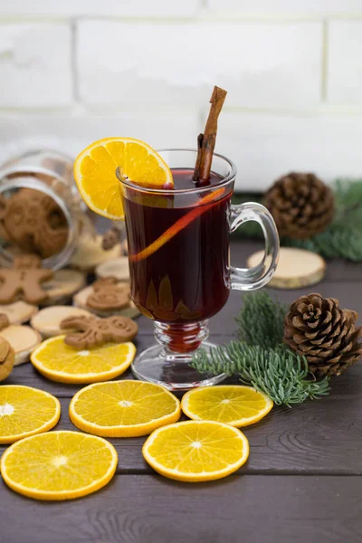 Mugs Warm Wine Orange Jar Cookies Next Cinnamon Hot Drink — Stock Photo, Image