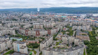 Murmansk - şehrin hava manzarası ve manzarası