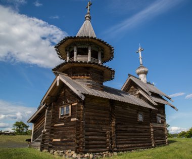 Ahşap mimari Kuzey ülkeleri. Rusya ahşap evler, kiliseler, kulübeler, Hangarlar.