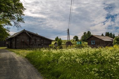 Ahşap mimari Kuzey ülkeleri. Rusya ahşap evler, kiliseler, kulübeler, Hangarlar.