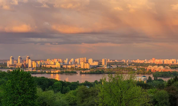 Захід сонця у м. Києва — стокове фото