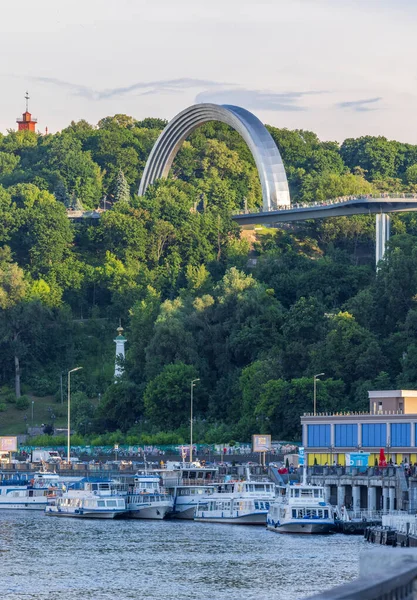 Vista Dal Ponte Pedonale Lungomare Nel Distretto Podil Sera — Foto Stock