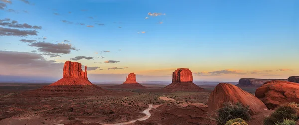 Monument Valley at sunset — Stock Photo, Image