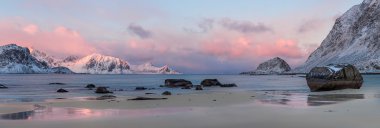 Haukland Beach