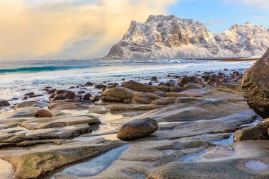 Lofoten plaj Utakleiv Sunrise