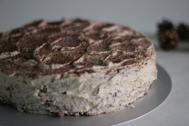 Vanilyalı çikolatalı pasta. Kızıma doğum günü pastası olarak yaptım.