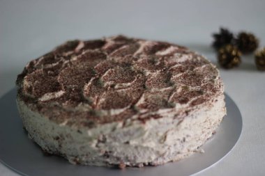 Vanilyalı çikolatalı pasta. Kızıma doğum günü pastası olarak yaptım.