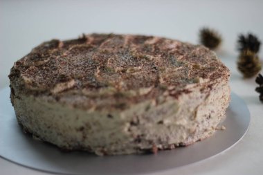 Vanilyalı çikolatalı pasta. Kızıma doğum günü pastası olarak yaptım.