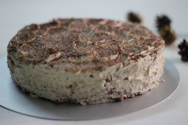 Vanilyalı çikolatalı pasta. Kızıma doğum günü pastası olarak yaptım.