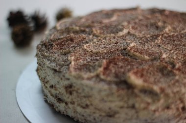 Vanilyalı çikolatalı pasta. Kızıma doğum günü pastası olarak yaptım.