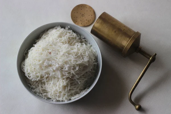 Tramogge Corda Piatto Riso Cotto Vapore Tagliatelle Girato Insieme Con — Foto Stock