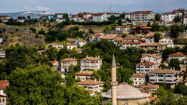Karabuk 'un Safranbolu ilçesinin panoramik ve yüksek kaliteli manzarası. Türkiye 'nin en tarihi ve turistik yerlerinden biridir..
