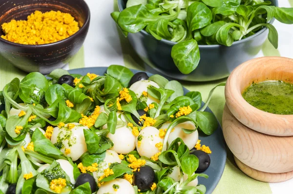 Ensalada de lechuga, patatas y tofu —  Fotos de Stock