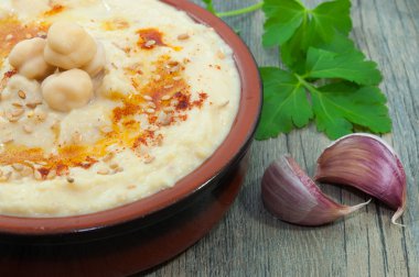 Crockpot Humus ile Nohut ile dekore edilmiştir.