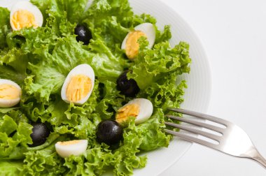 Bıldırcın yumurta salatası
