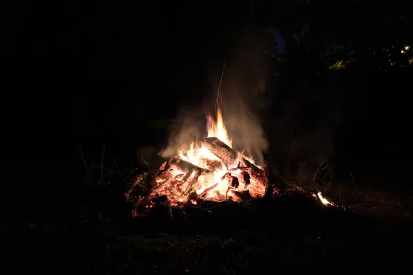 Hoguera Camping Fuego Caliente Oscuro — Foto de Stock