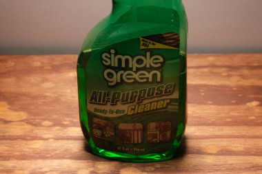 Basit Yeşil Tüm amaç toksik olmayan temizleyici.