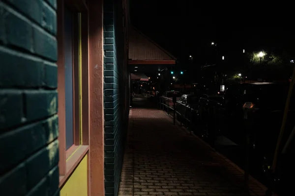 Lafayette Louisiana Downtown Sidewalk at Night — стокове фото