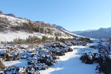 Teldykpen donmuş nehir Katun, Altay, Rusya üzerinde Rapids