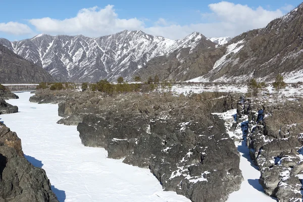 Teldykpen donmuş nehir Katun, Altay, Rusya üzerinde Rapids