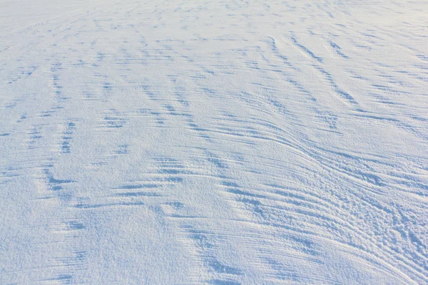 Traces d'un cordon de parachute sur une rivière gelée par la neige — Photo