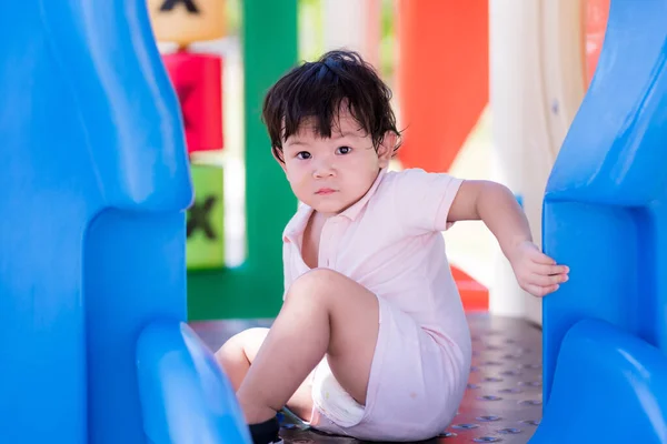 Anak Anak Latihan Bayi Laki Laki Taman Bermain Anak Anak — Stok Foto