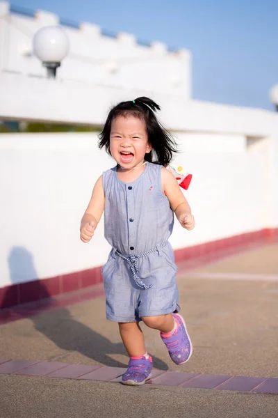Potret Gambar Bayi Usia Tahun Gitl Anak Asia Tidak Suka — Stok Foto