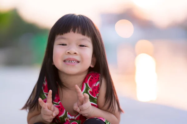 Girl Looked Camera Smiled Sweet She Saw Front Teeth Were — Stock Photo, Image