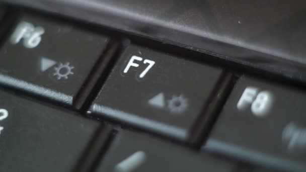 Taste schwarze PC-Tastatur eingeben — Stockvideo