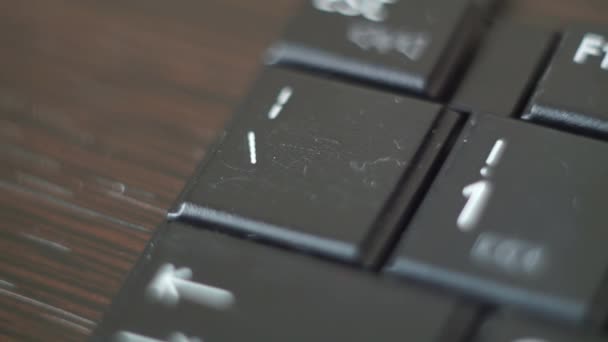 Taste schwarze PC-Tastatur eingeben — Stockvideo