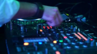 DJ Club kümesinde