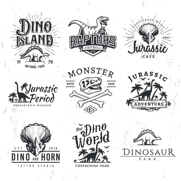 Büyük dinozor vektör Logo koymak. Triceratops t-shirt illüstrasyon kavramı. Raptors güvenlik Insignia tasarım şablonu. Vintage Jurassic dönem etiketleri. Tema parkı rozetleri