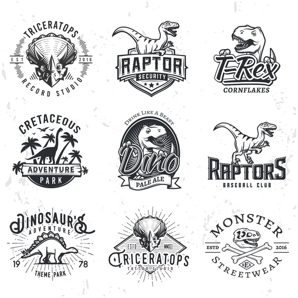 Dino logolar kümesi. T-rex kafatası t-shirt illüstrasyon kavramı grunge arka plan üzerinde. Raptors ekip amblemi tasarımı spor. Vintage Jurassic dönem rozeti.