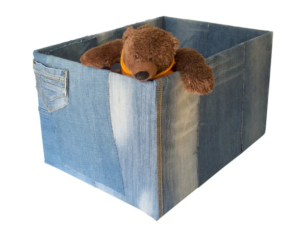 El yapımı oyuncak kutusunda ayı