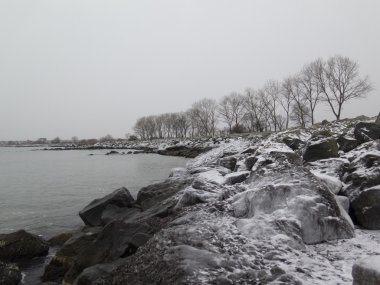 Kar, kar kayalık sahil Beach