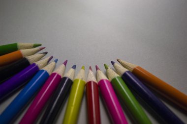 Kalem dokulu kağıt üzerinde renkli ortamı