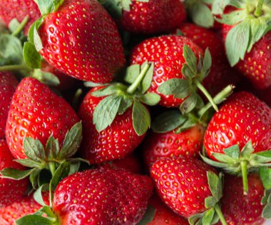 Taze sağlıklı kırmızı çilek.