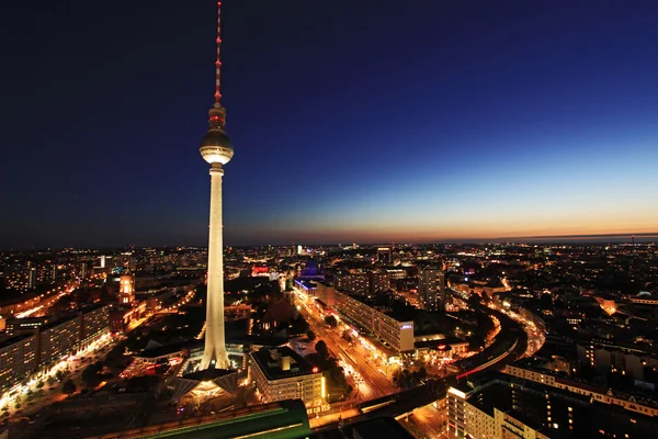 Berlin Alexanderplatz v noci — Stock fotografie