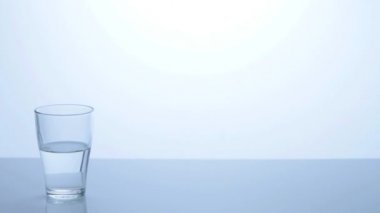 yarım bardak su