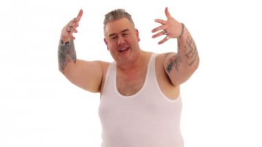 Dövmeli adam pozlar